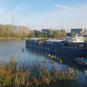 Euphrate Houseboat Botel Amsterdam