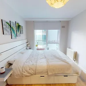 Centrally Located, Comfy 2-bed 2-bath Apartment Dublin